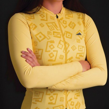 MUJER JERSEY MANGA LARGA AMARILLO PASTEL 2025